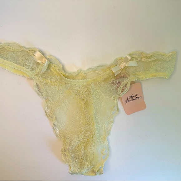 Agent Provocateur‎ Cream Lace Thong UnderwearSZ Lg